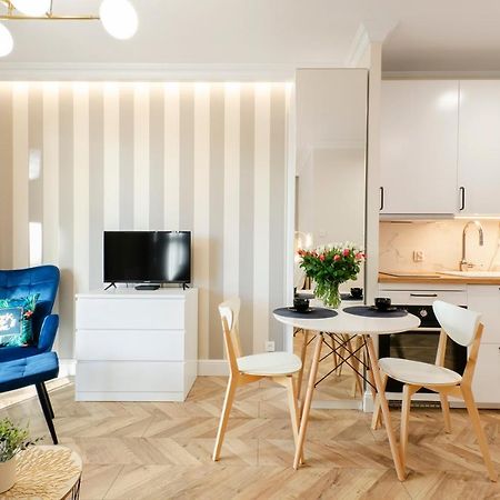 Sky Home- Blue Apartament -Manufaktura, Bezplatny Parking, Klima, Dostep Na Kod ウッチ エクステリア 写真